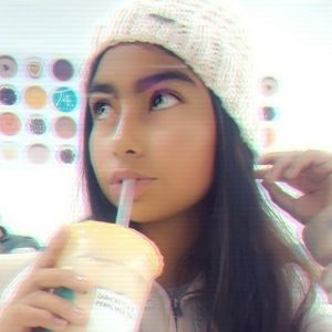 Meet your Posher, Aleida